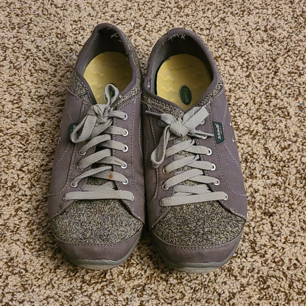 Casual shoes